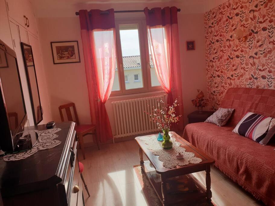 Appartement Avec Grand Jardin Labatut  Bagian luar foto